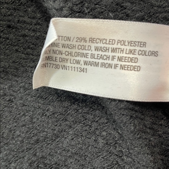 Universal Thread Black Crewneck Boxy Relaxed Sweatshirt Woman’s Var Sizes  | NWT - Picture 4 of 4